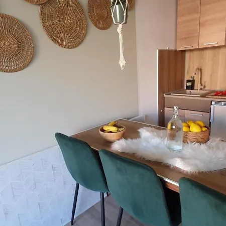 Bohemian Chic Sage Dreams - Station Apartment Munich